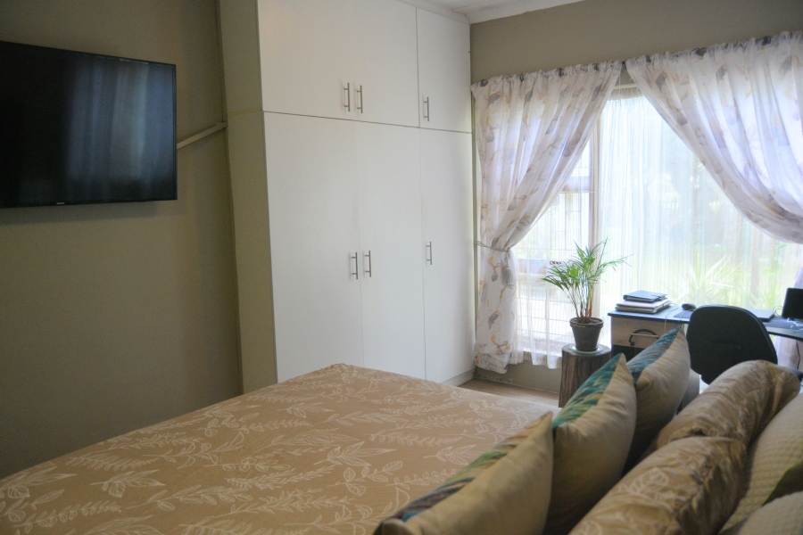 3 Bedroom Property for Sale in Sandbaai Western Cape